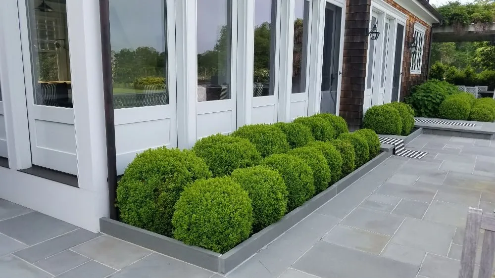 Top-rated landscape design in East Hampton, NY by Pat Flores Landscape & Masonry Corp