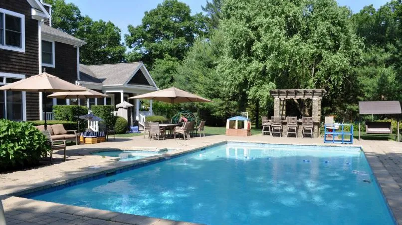 Top-rated residential landscaping for homes in East Hampton, NY by Pat Flores Landscape & Masonry Corp