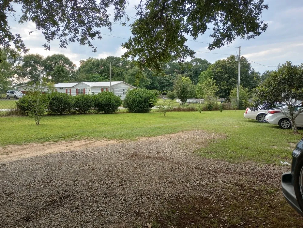 Top-rated yard maintenance experts serving Robertsdale, AL - Patches Lawn Care