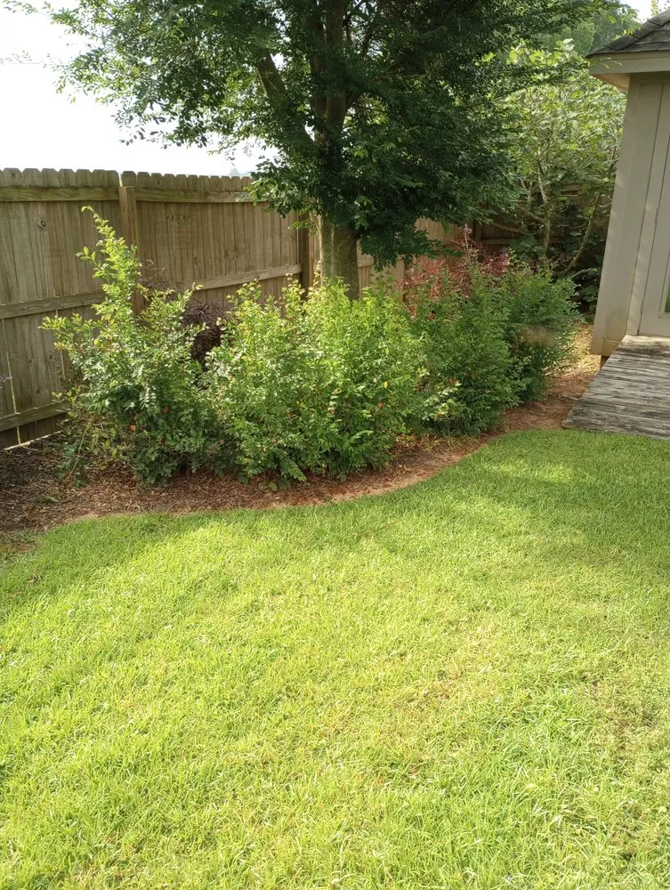 Top-rated garden landscaping experts serving Robertsdale, AL - Patches Lawn Care