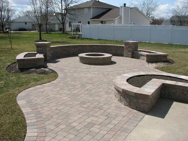 Custom garden landscaping experts serving Omaha, NE - Patera Landscaping