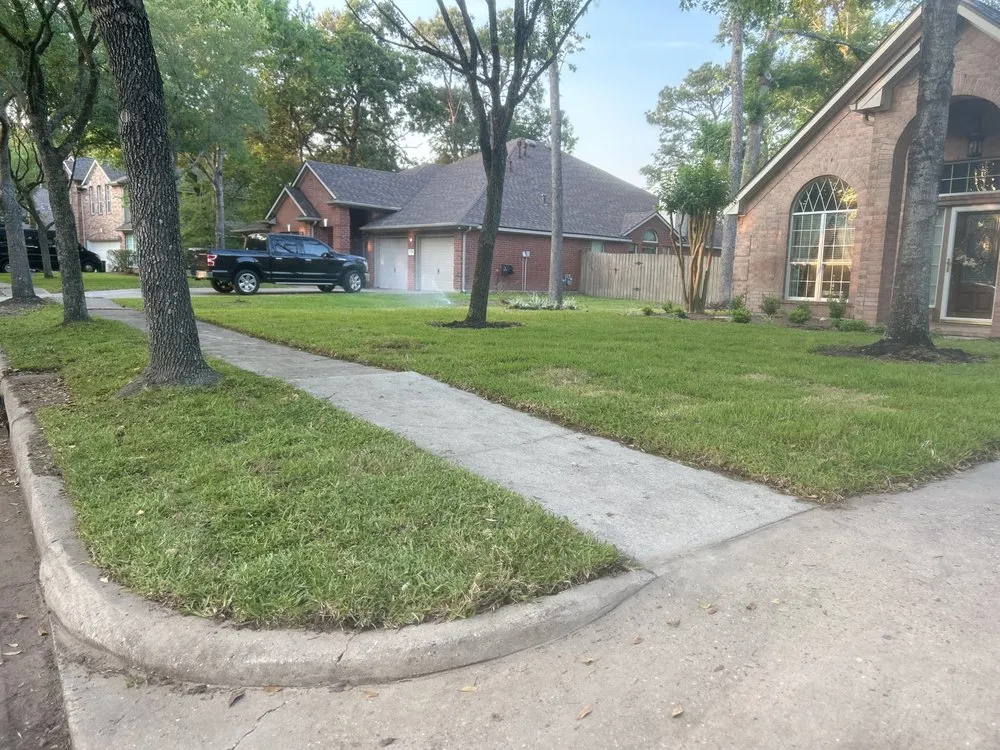 Custom yard maintenance in Crosby, TX - Patio King Landscaping Service