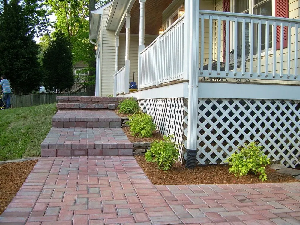 Professional lawn care service in Woodbridge, VA - Patios and Gardens Design & Build