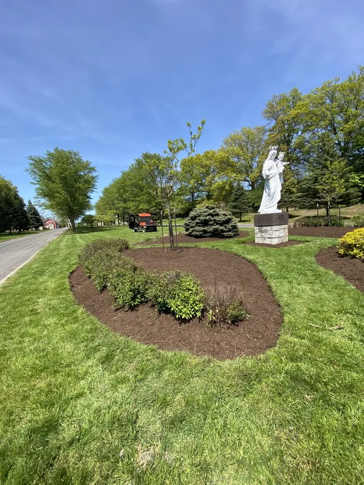 Trusted outdoor landscaping experts serving Chagrin Falls, OH - Patitucci Landscape Services