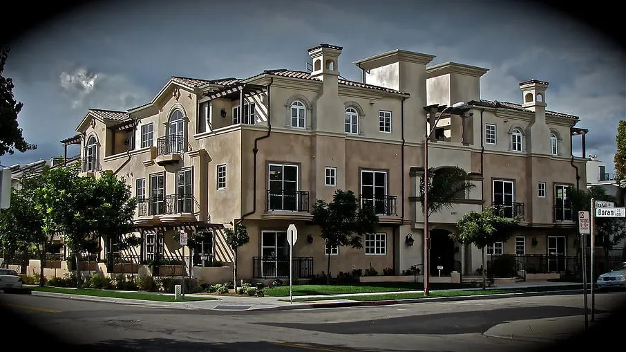 Professional lawn mowing service in Glendale, CA - Patrick Landscaping, Inc.