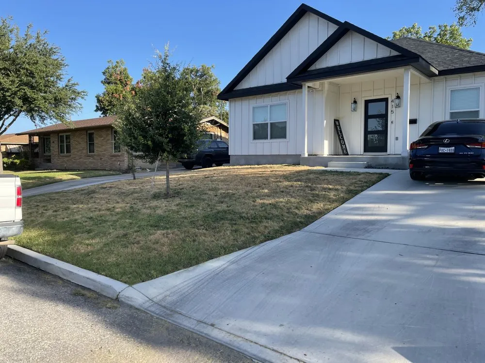 Trusted lawn mowing service experts serving San Antonio, TX - Patricks Lawn care