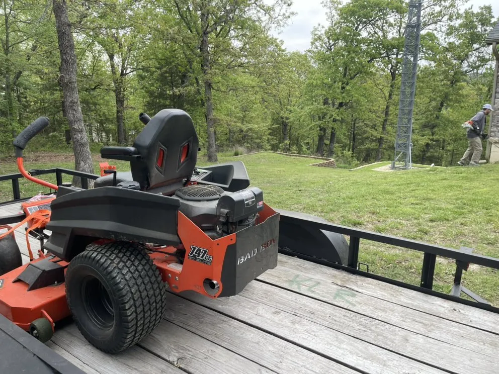 Custom lawn care service experts serving Kirbyville, MO - Patrick’s Lawn Service