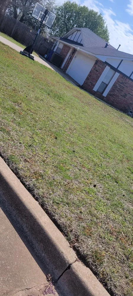 Affordable lawn mowing service in Duncan, OK by Patrik's Yard Care