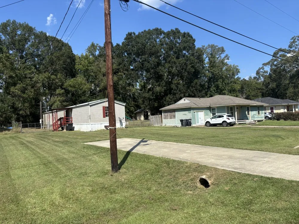 Custom landscape design in Zachary, LA by Patriot Exteriors