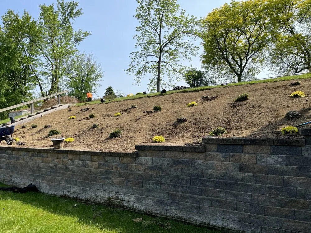 Top-rated residential landscaping for year-round maintenance in Bethel Park, PA by Patriot Landscaping