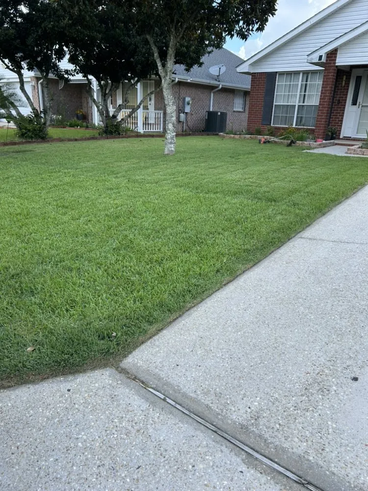 Affordable garden landscaping in Milton, FL by Patriot Landscaping