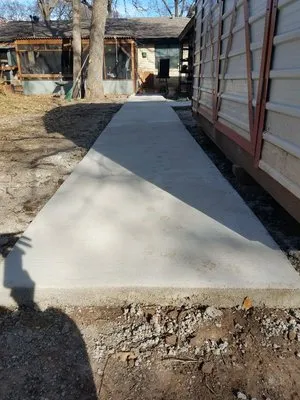 Patriot Landscaping Logo