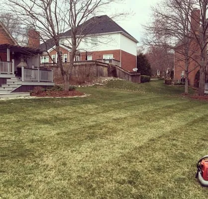 Patriot Lawn Care LLC Logo