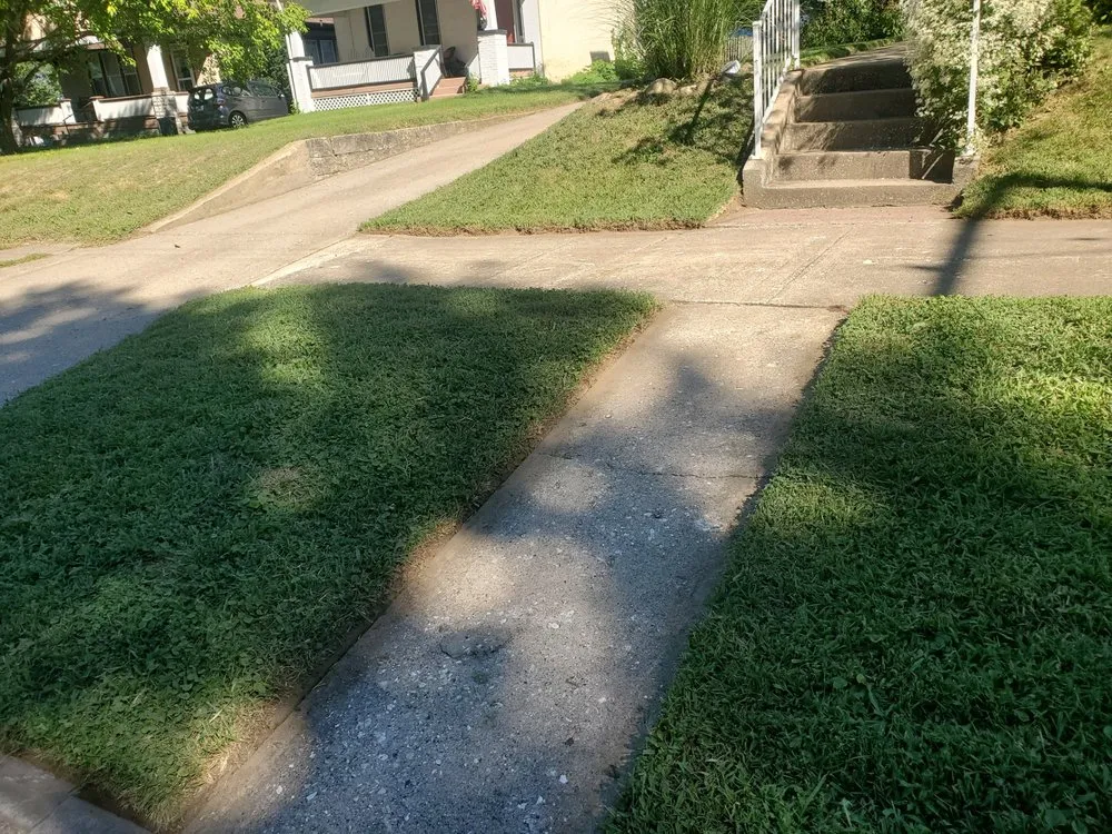 Trusted garden landscaping in Quincy, IL by Patriot Lawn Services