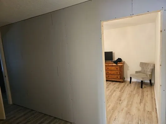 Patriot Maintenance Services Logo