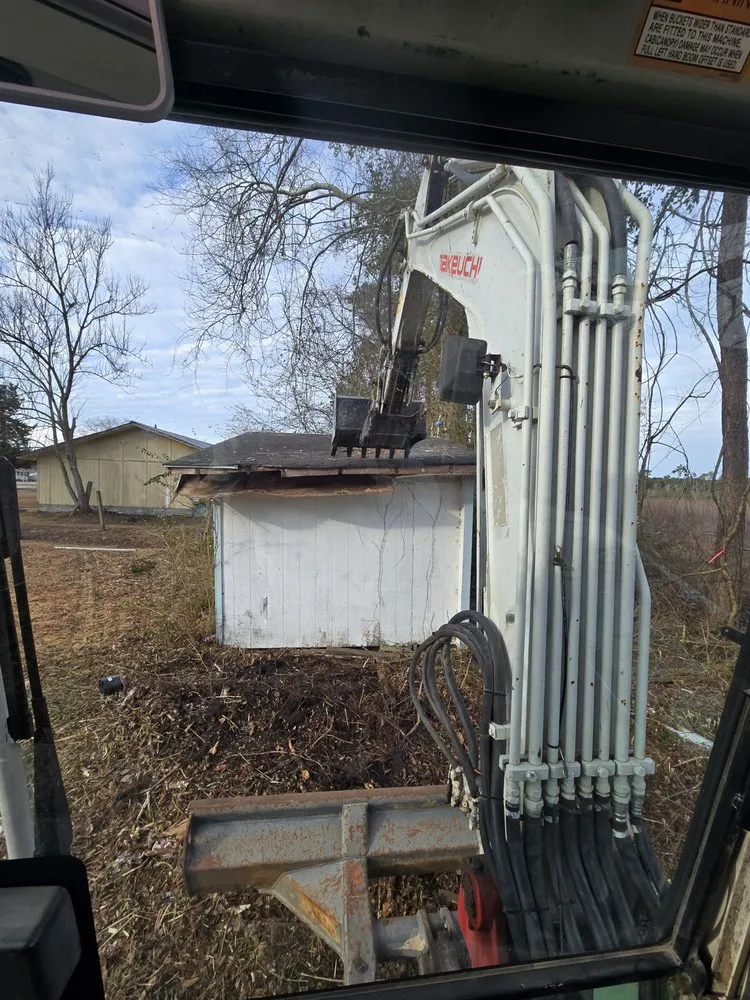 Reliable lawn care service experts serving Jacksonville, NC - Patriot Property and Lawn Services