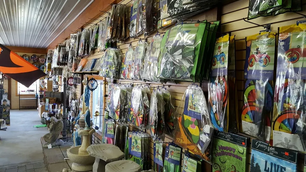 Custom lawn care service in Girard, OH - Patrone Bros Landscaping & Garden Center