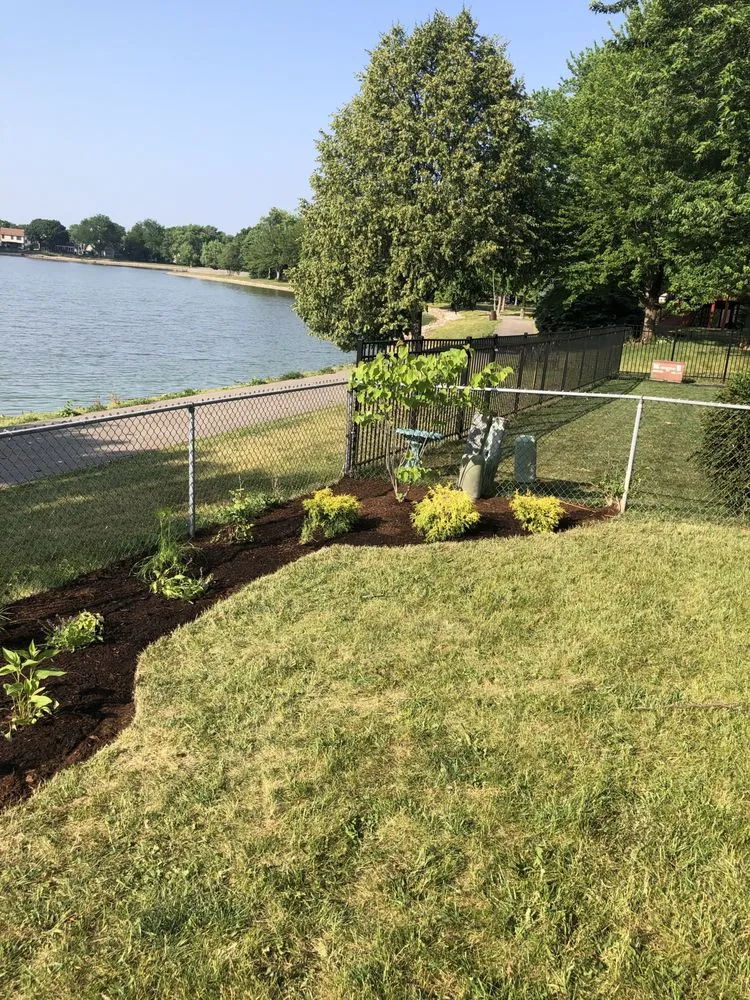 Top-rated lawn care service in Palatine, IL by Pat's Custom Lawn Care and Snow Removal Services