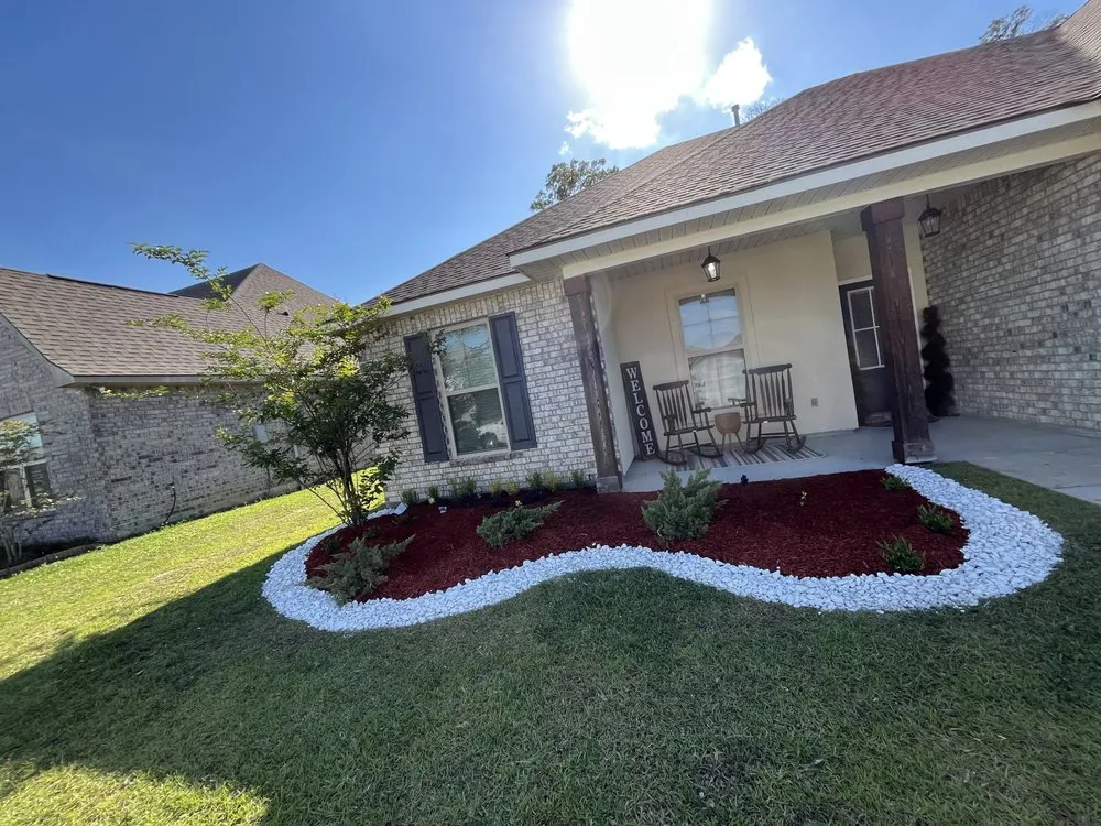 Top-rated yard cleanup service in Natchez, MS by Pat's Lawn Care & Landscaping