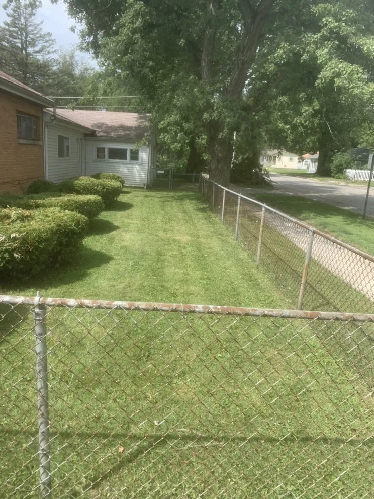 Professional lawn care service in Country Club Hills, IL - Patton’s Lawn Care