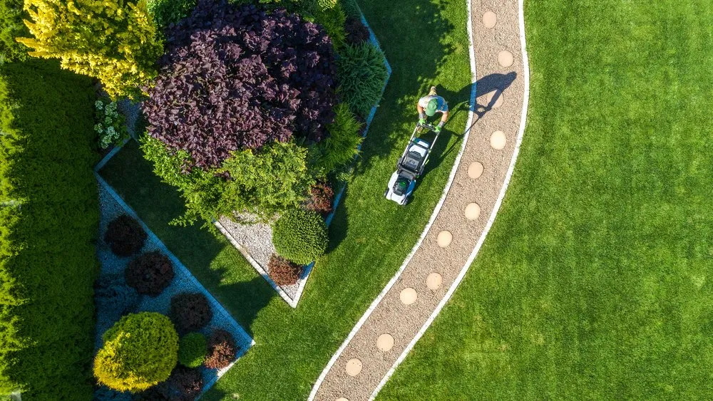 Trusted lawn mowing service in Lusby, MD - Patuxent Landscaping