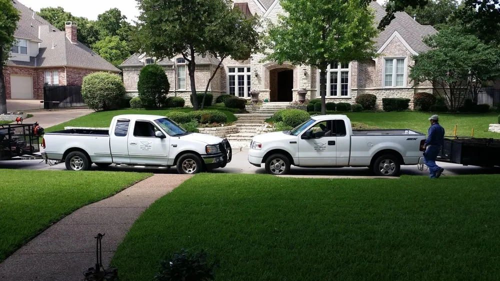 Custom lawn mowing service in Grapevine, TX by Paulo's Lawn Care & Landscape