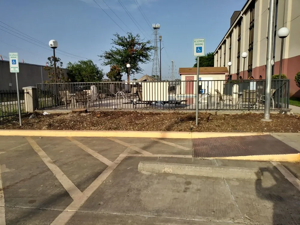 Custom lawn care service with custom design across Dallas, TX - Paul's Landscape Service