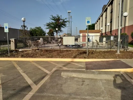 Paul's Landscape Service Logo