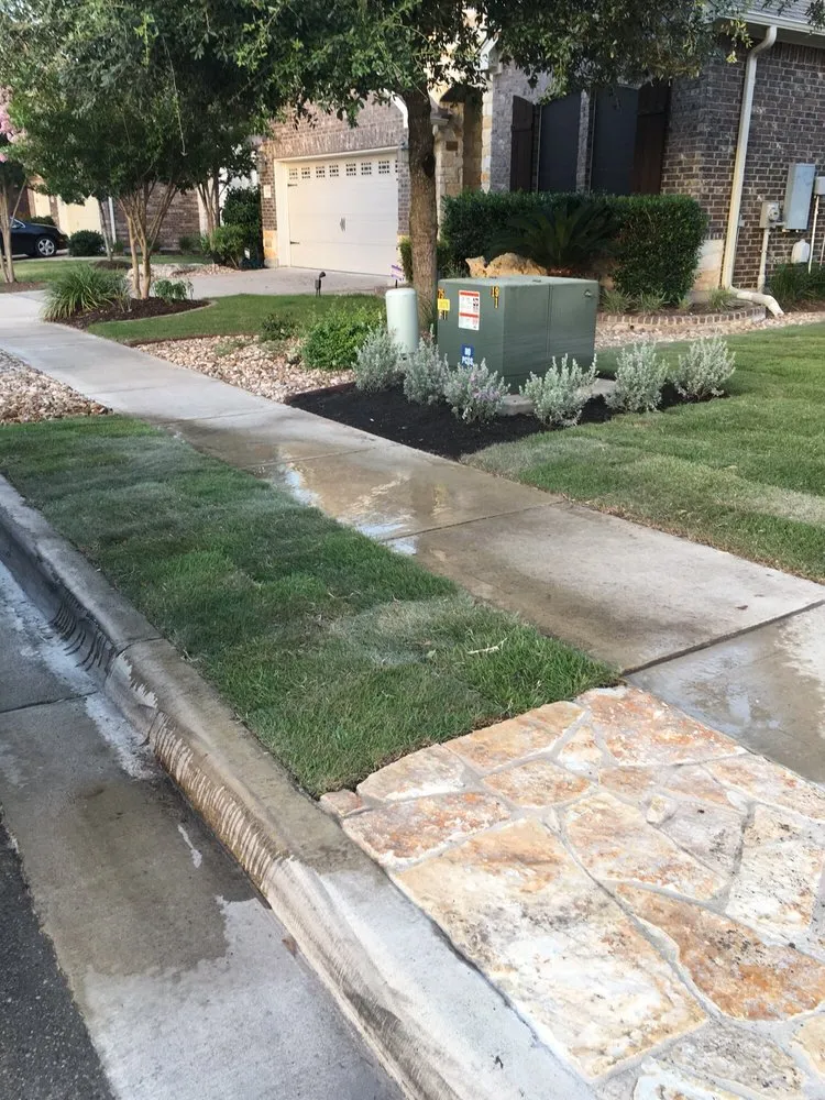 Expert yard cleanup service in Leander, TX - Paul's Lawn & Landscape