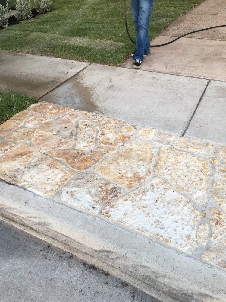 Affordable lawn mowing service in Leander, TX by Paul's Lawn & Landscape