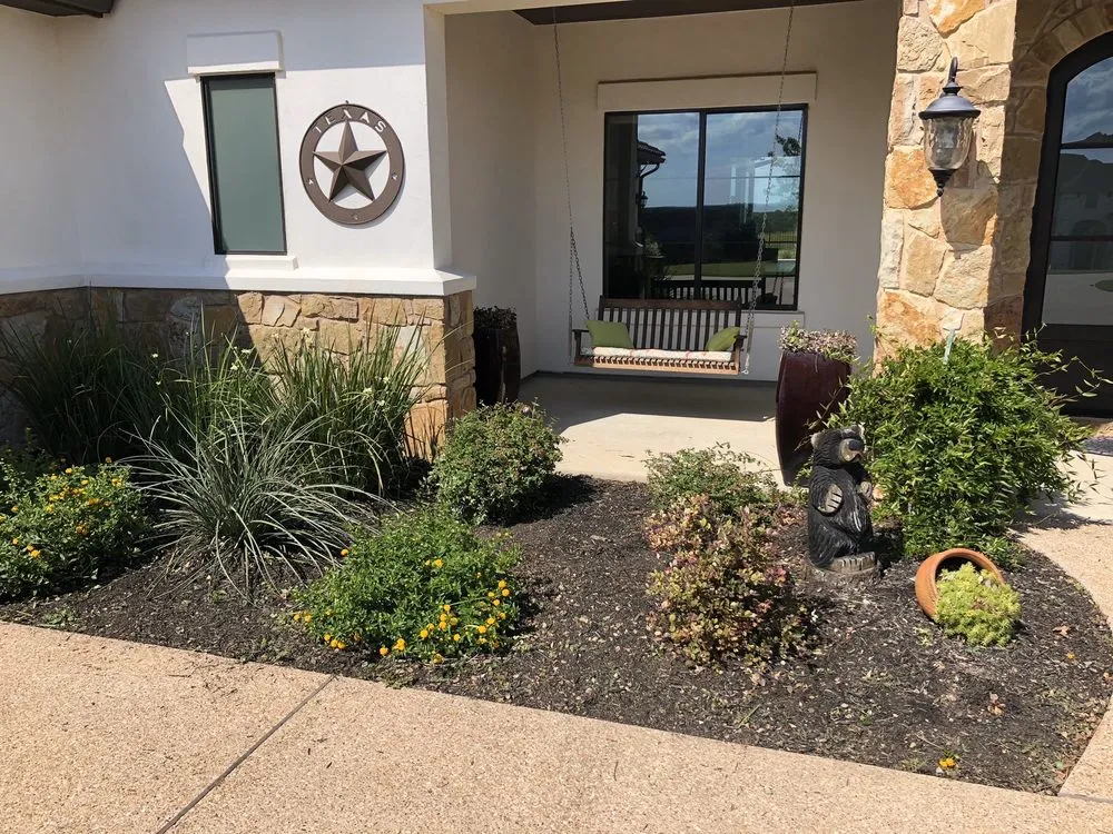 Custom lawn care service in Leander, TX - Paul's Lawn & Landscape