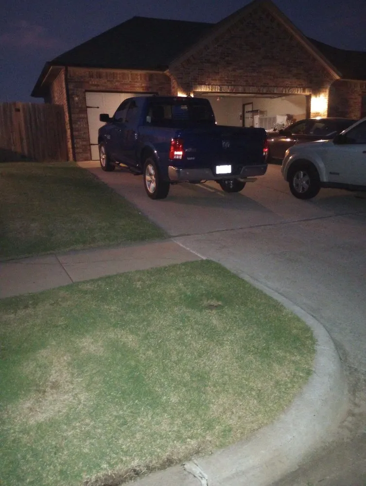 Professional lawn mowing service in Moore, OK - Paul's Lawn and Tree Service