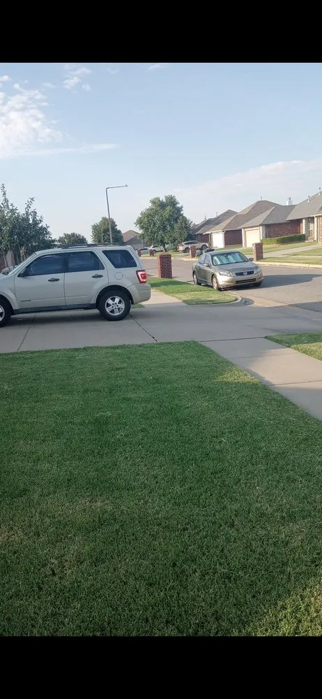 Expert lawn care service in Moore, OK - Paul's Lawn and Tree Service