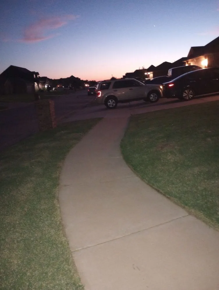 Local landscape design experts serving Moore, OK - Paul's Lawn and Tree Service