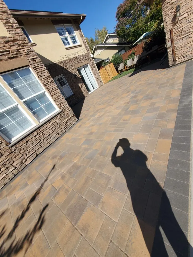 Reliable yard maintenance for residential properties in Oakland, CA by Paul's Sunshine Landscaping