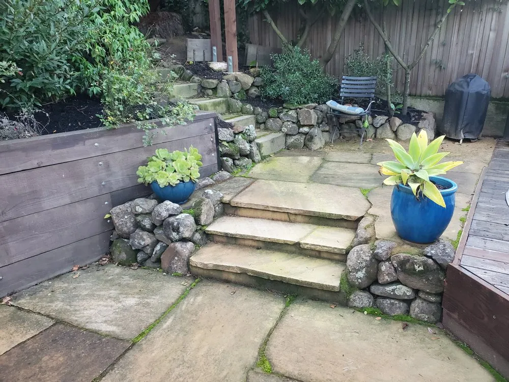 Custom lawn mowing service near you across Oakland, CA - Paul's Sunshine Landscaping