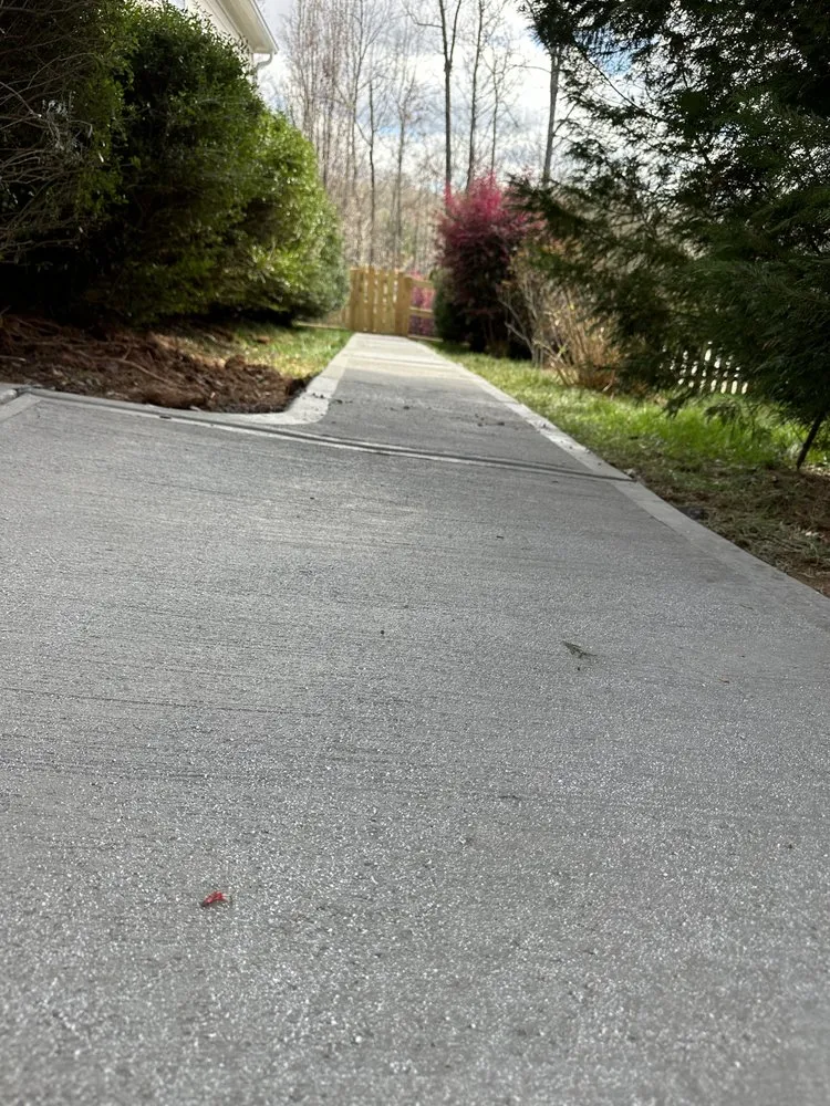 Reliable lawn care service near you in Rock Hill, SC by Paveressonce