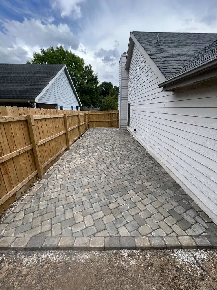 Top-rated lawn care service for homes across Rock Hill, SC - Paveressonce