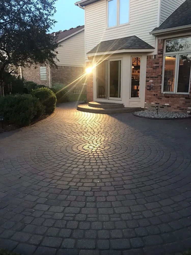Custom landscape installation experts serving Macomb, MI - Paverfix Pros