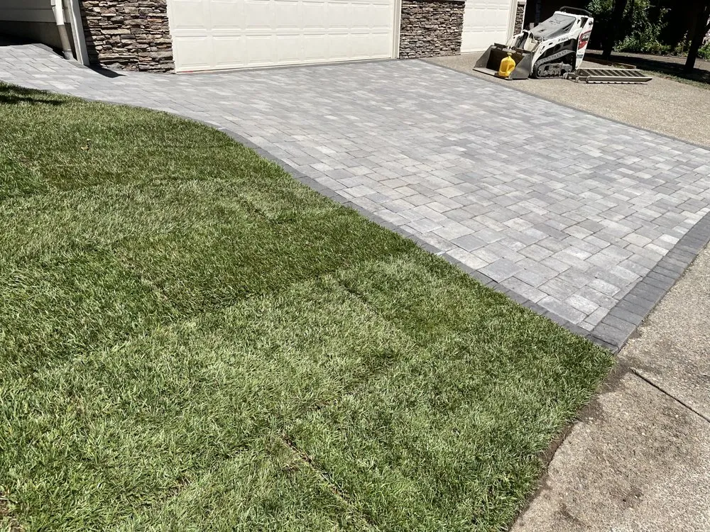Professional yard maintenance in St. Helens, OR - Pavers Arts