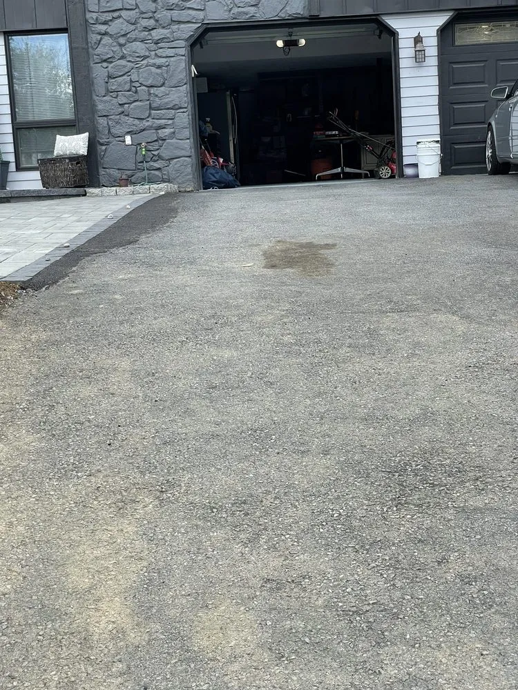 Local lawn care service with custom design in Zionsville, PA by Paverscape