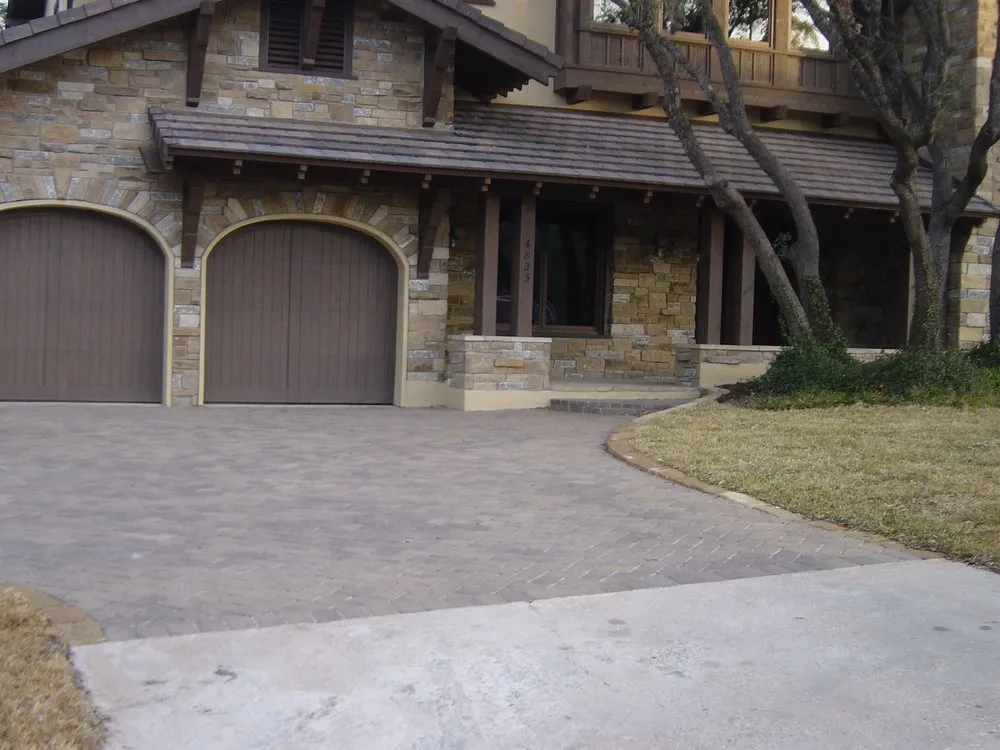 Custom landscape installation in Austin, TX by Pavescape