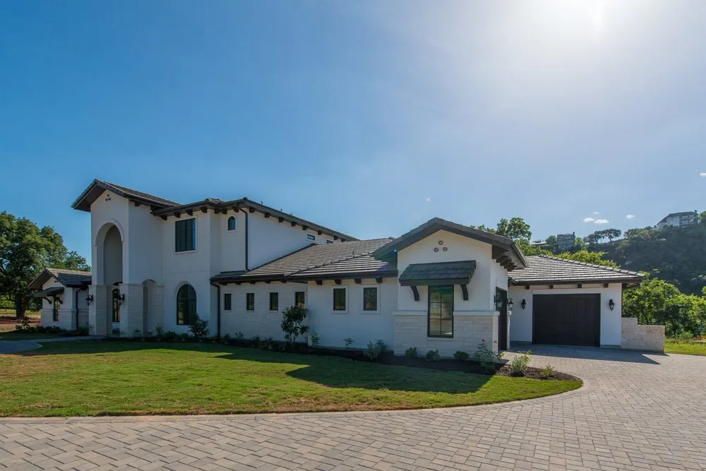 Affordable lawn care service for year-round maintenance in Austin, TX by Pavescape