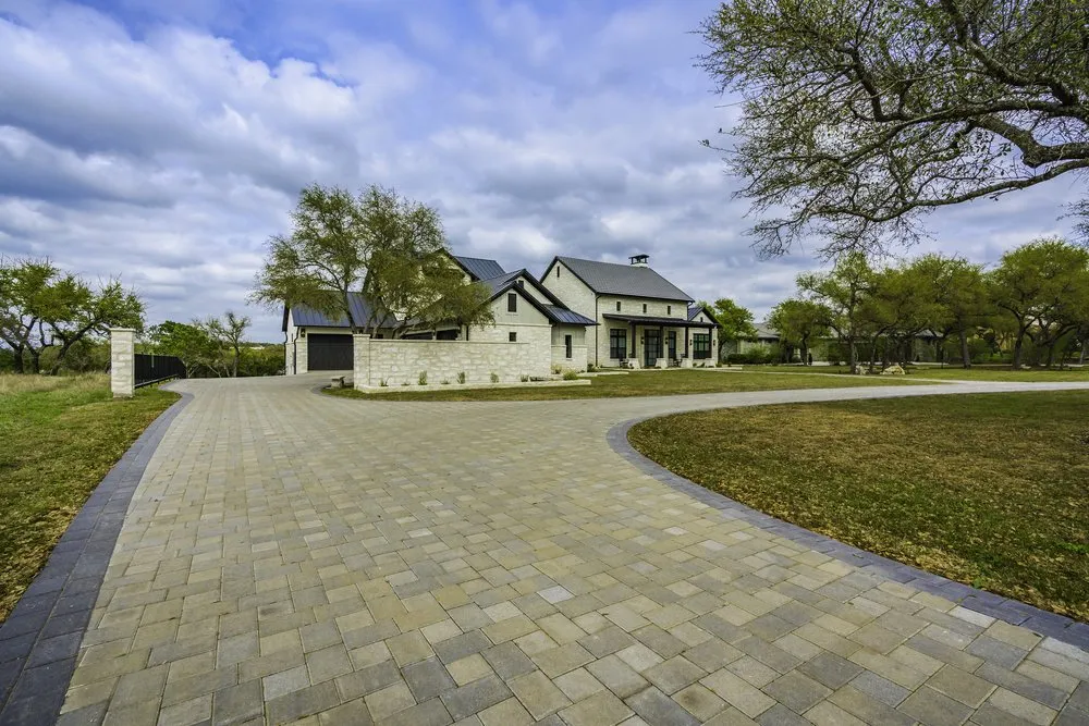 Local residential landscaping for residential properties in Austin, TX by Pavescape