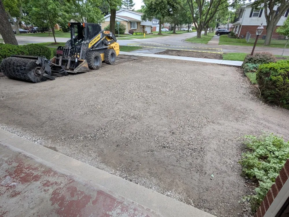 Affordable lawn care service with custom design in Des Plaines, IL by Pavestone Brick Paving