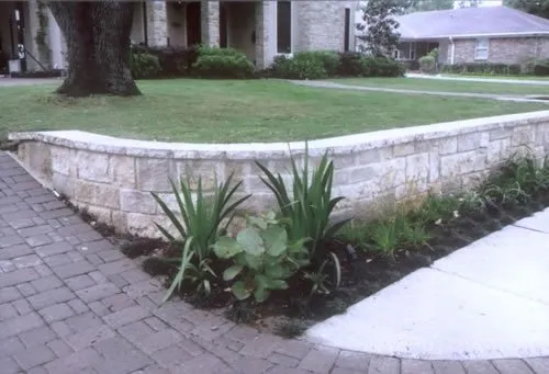 Reliable lawn mowing service in Houston, TX - Paving Design & Landscaping