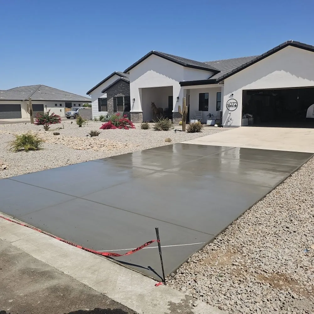 Reliable lawn care service in Mesa, AZ - Paving The Future