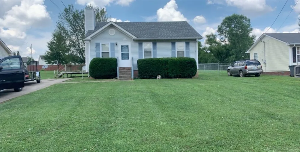 Expert yard maintenance in Elkton, KY by Payne Landscape