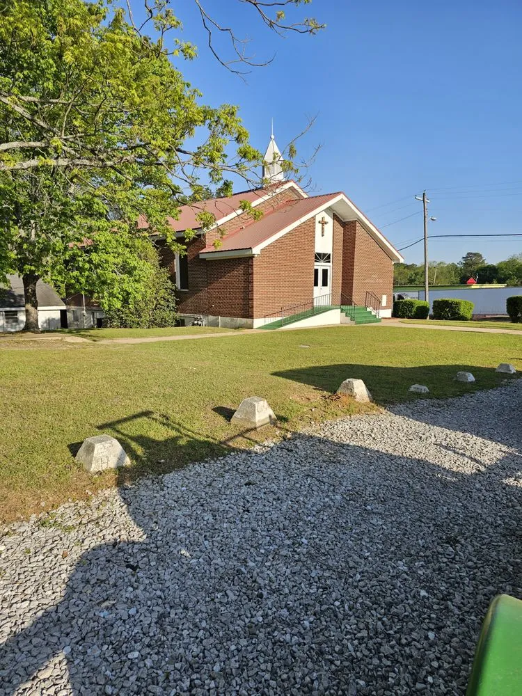 Reliable yard cleanup service near you across Aberdeen, MS - Paynes Lawn Care