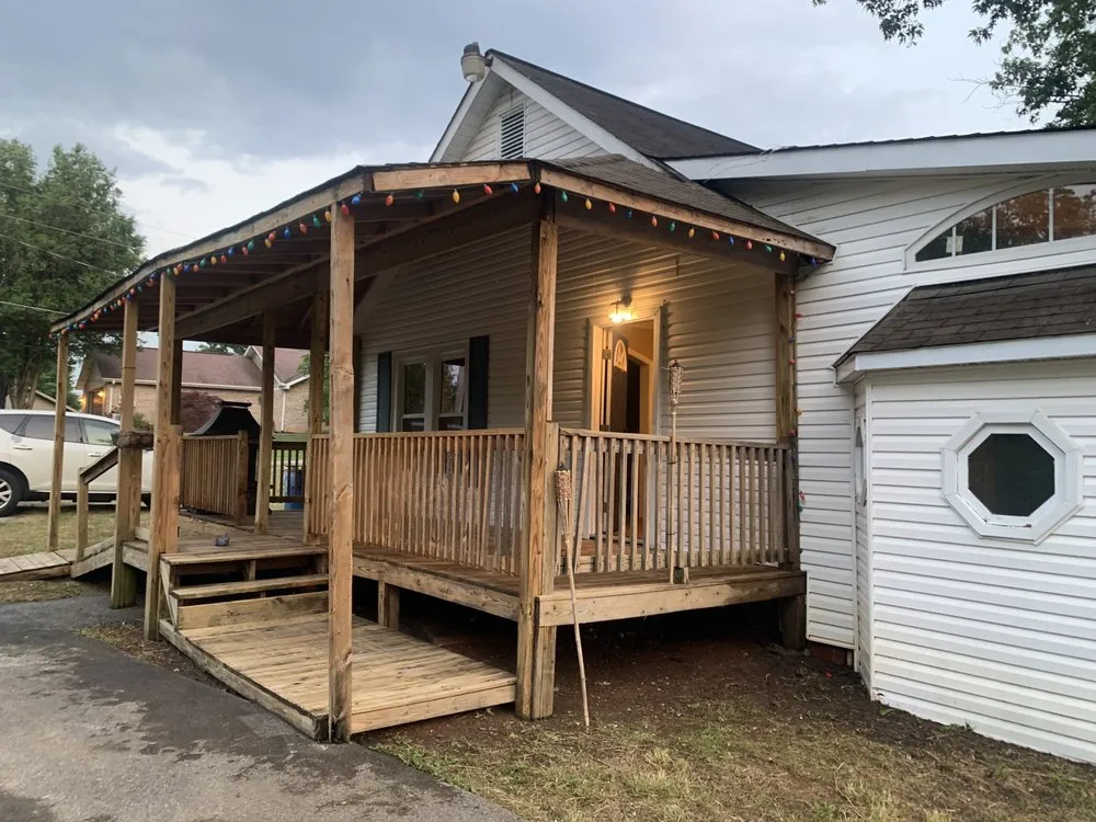 Local lawn care service near you in Maryville, TN by Paynes Lawn Care